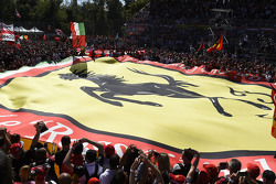 Bandera gigante de Ferrari