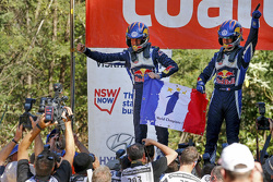 I vincitori del rally d'Australia e campione del mondo WRC 2015, Sébastien Ogier e Julien Ingrassia,