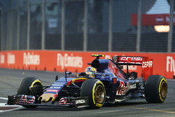 Carlos Sainz Jr., Scuderia Toro Rosso STR10