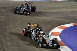 Nico Hulkenberg, Sahara Force India F1 VJM08 lidera a su compañero de equipo Sergio Pérez, Sahara Fo