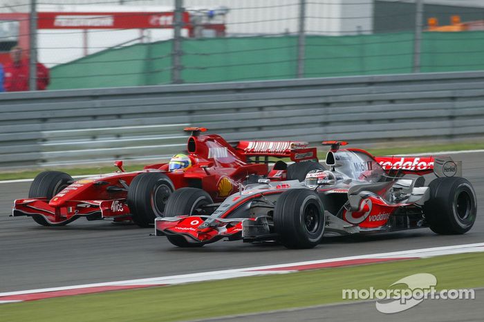 Fernando Alonso, McLaren Mercedes, MP4-22 e Felipe Massa, Scuderia Ferrari, F2007