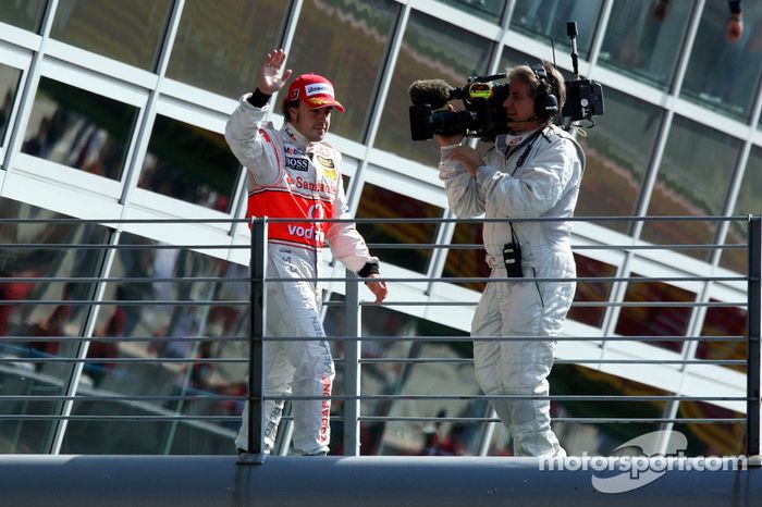 Podio: ganador de la carrera Fernando Alonso