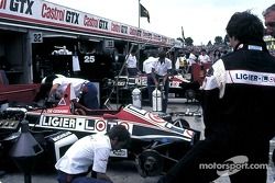 Ligier pit area