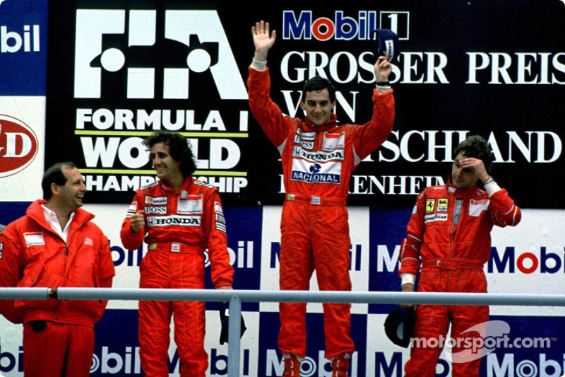 Podium: Sieger Ayrton Senna mit Alain Prost und Gerhard Berger