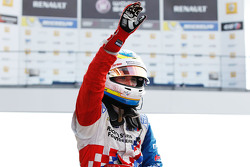 Победитель гонки - Оливер Роуленд, Fortec Motorsports