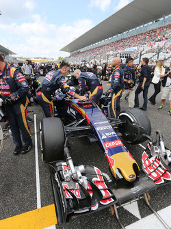 Carlos Sainz Jr., Scuderia Toro Rosso STR10
