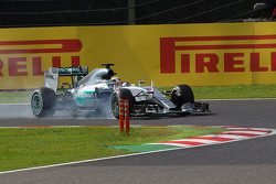 Lewis Hamilton, Mercedes AMG F1 W06 bloque une roue au freinage