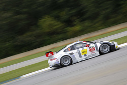 #912 Porsche North America Porsche 911 RSR : Jörg Bergmeister, Earl Bamber, Frederic Makowiecki