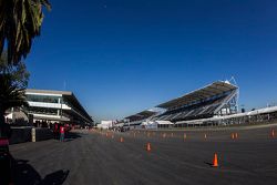 Inauguración del Autódromo Hermanos Rodríguez para el GP de México