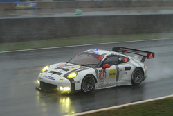 #912 Porsche North America Porsche 911 RSR: Jörg Bergmeister, Earl Bamber, Frederic Makowiecki