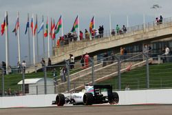 Felipe Massa, Williams FW37 sends sparks flying