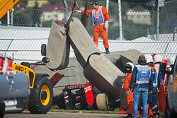 Scuderia Toro Rosso STR10 of Carlos Sainz jr., incastrata sotto le barriere Tecpro dopo l'incidente