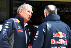 El Dr. Helmut Marko, Red Bull Motorsport Consultor con Franz Tost, Scuderia Toro Rosso director del