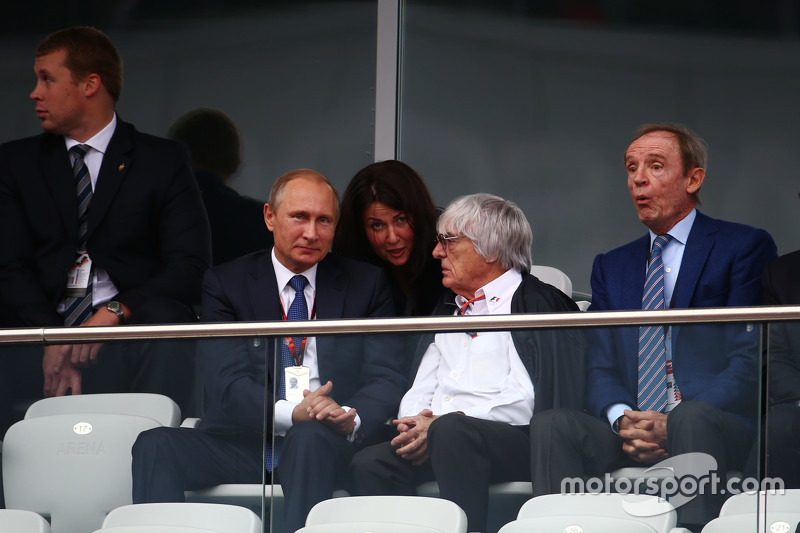 Vladimir Putin Presidente de Rusia con Bernie Ecclestone