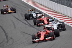 Kimi Raikkonen, Ferrarri, Valtteri Bottas, Williams et Sebastian Vettel, Ferrari