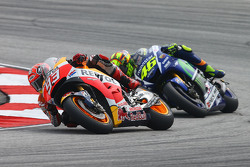 Marc Marquez, Repsol Honda Team; Valentino Rossi, Yamaha Factory Racing