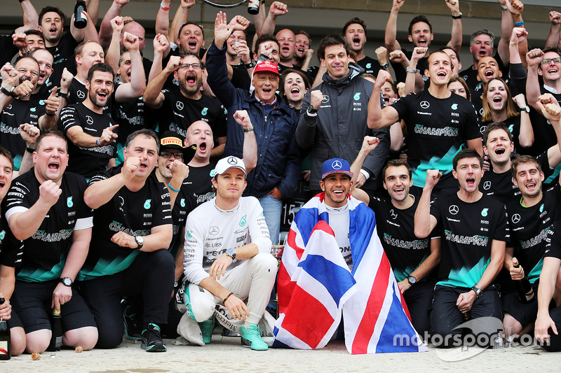 Race winner and World Champion Lewis Hamilton, Mercedes AMG F1 celebrates with team mate Nico Rosber