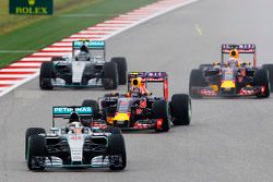 Lewis Hamilton, Mercedes AMG F1 W06 leads at the start of the race