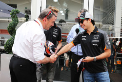 Nigel Mansell, met Sergio Perez, Sahara Force India F1