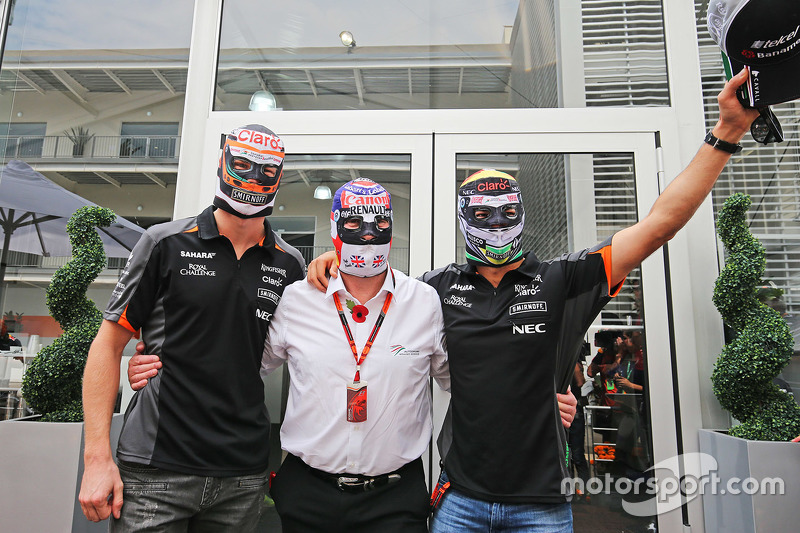 Nico Hulkenberg, Sahara Force India F1 con Nigel Mansell y Sergio Pérez, Sahara Force India F1 usan 