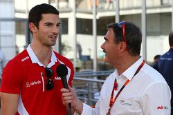 Alexander Rossi, Manor Marussia F1 Team with Nigel Mansell