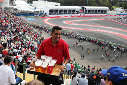 Bier für die Fans auf den Tribünen