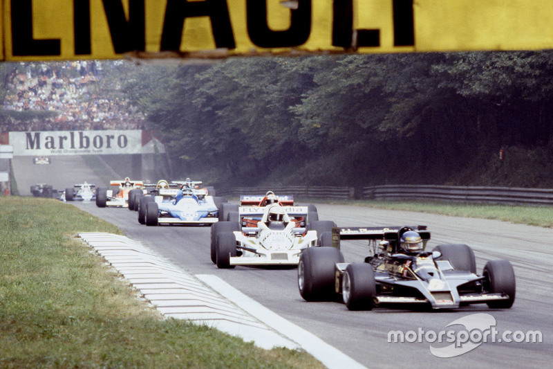 No GP da Itália de 1978, mas uma batida trágica. Ronnie Peterson, vice-líder do campeonato, se envolveu em um acidente múltiplo e acabou falecendo no dia seguinte.