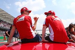 Sebastian Vettel, Ferrari con Kimi Raikkonen, Ferrari en el desfile de pilotos