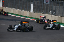 Серхио Перес, Sahara Force India F1 VJM08 и Нико Хюлькенберг, Sahara Force India F1 VJM08