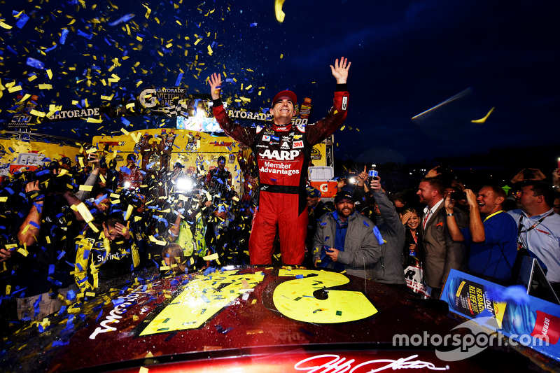 Winner Jeff Gordon, Hendrick Motorsports Chevrolet