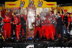 Winner Jeff Gordon, Hendrick Motorsports Chevrolet