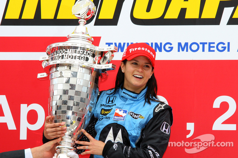 Podium : Danica Patrick fête sa première victoire