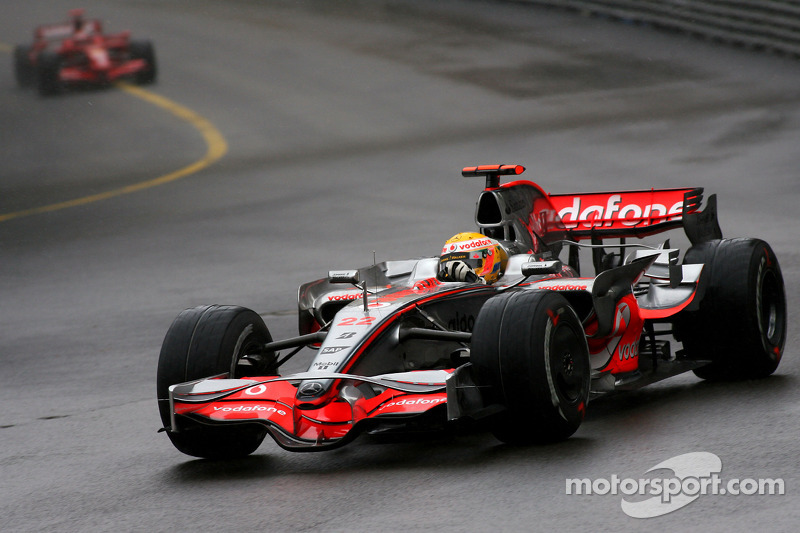 2008: Ganador de la carrera Lewis Hamilton (McLaren Mercedes, MP4-23)