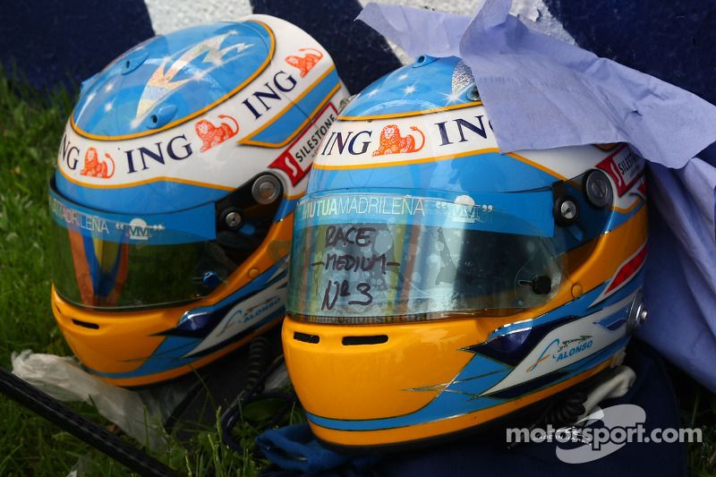 Fernando Alonso, Renault F1 Team, helmets