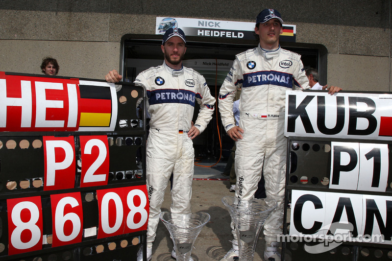 La celebración de la victoria de BMW Sauber F1, con Nick Heidfeld y Robert Kubica