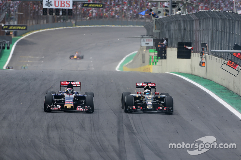 Romain Grosjean, Lotus F1 Team; Max Verstappen, Scuderia Toro Rosso