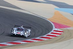 #17 Porsche Team Porsche 919 Hybrid: Timo Bernhard, Mark Webber, Brendon Hartley
