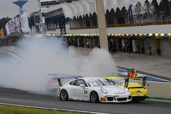 Acidente na primeira volta - Porsche 300