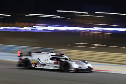 #8 Audi Sport Team Joest Audi R18 e-tron quattro: Лукас ди Грасси, Лоик Дюваль, Оливер Джарвис