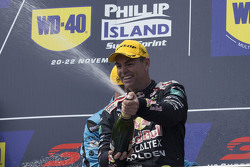 Podium: 1. Craig Lowndes, Triple Eight Race Engineering, Holden, feiert mit Champagner