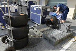 Un ingegnere con gli pneumatici Pirelli