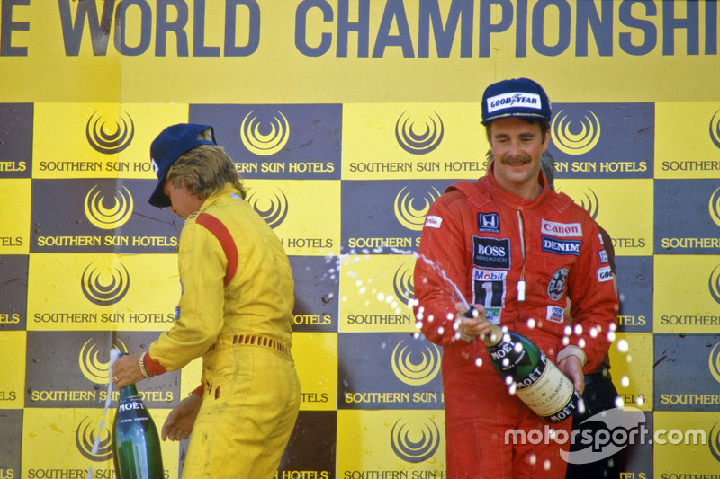 Kyalami 1985: en el podio con Keke Rosberg