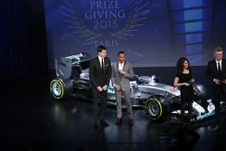 Lewis Hamilton, Mercedes AMG F1 conToto Wolff, Mercedes AMG F1 Accionista y Director Ejecutivo