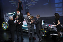 Lewis Hamilton, Mercedes AMG F1, Bernie Ecclestone, Toto Wolff und FIA-Präsident Jean Todt