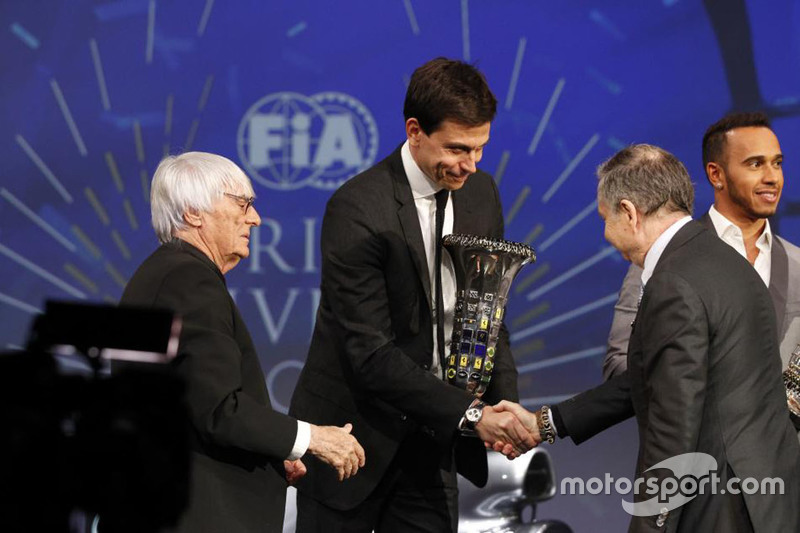 Lewis Hamilton, Mercedes AMG F1, Bernie Ecclestone, Toto Wolff, Président Exécutif de Mercedes AMG F1 et Jean Todt, Président de la FIA