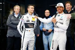 Pascal Wehrlein, 2015 DTM champion and 2015 F1 champion Lewis Hamilton, Mercedes AMG F1