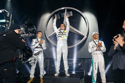 Ganador, Daniel Juncadella, segundo lugar, Pascal Wehrlein, tercer lugar, Lewis Hamilton, Mercedes A