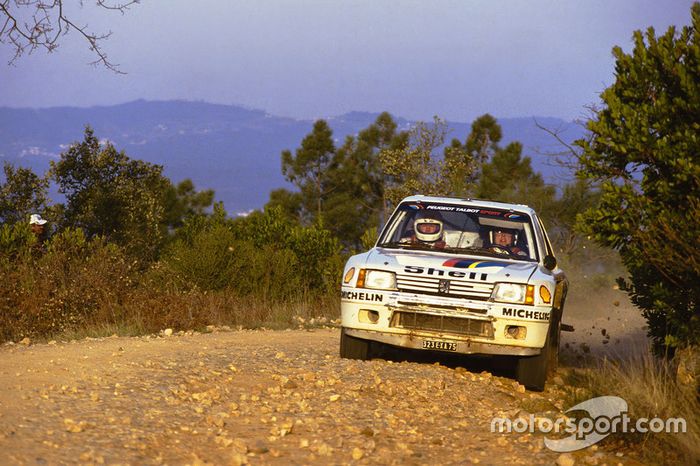 Timo Salonen, con un Peugeot 205 T16 en el Rally de Portugal 1985