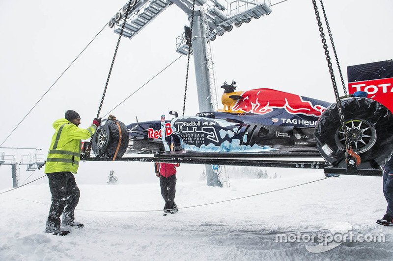 Red Bull RB7 arrives by helicopter