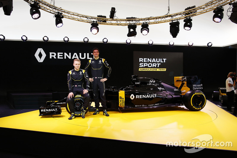 Na quarta-feira a Renault apresentou o modelo RS16, mas que aindanão tinha a pintura definitiva